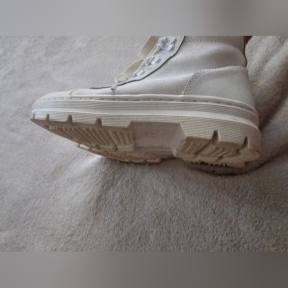 Dr. Martens White Canvas Combs - Picture 8 of 12